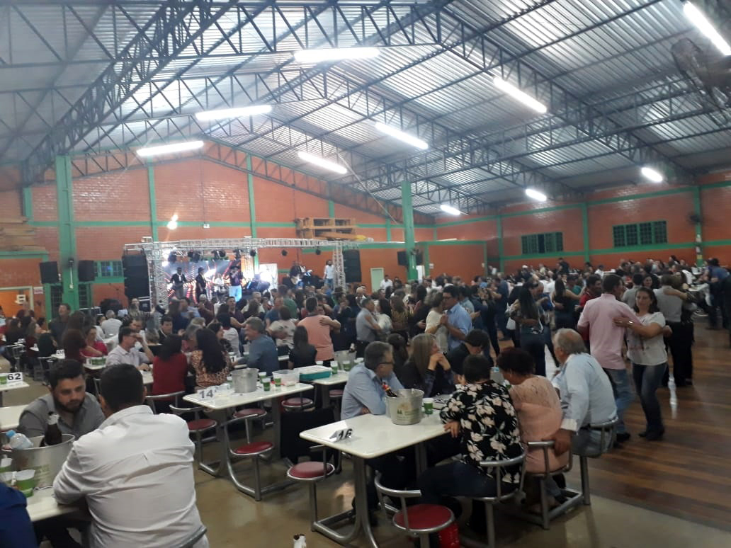 Sulcredi realiza baile em comemoração ao Dia do Cooperativismo