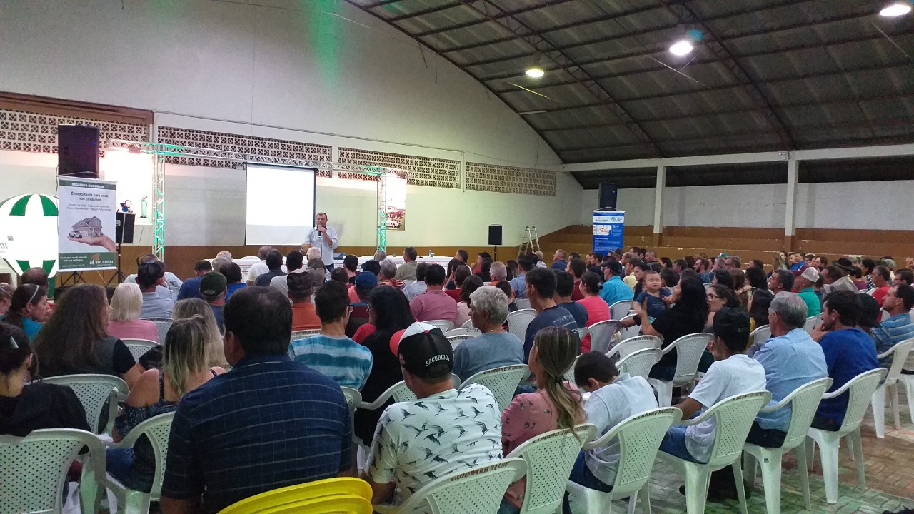 Associados de Vargeão acompanham pré-Assembleia da Sulcredi